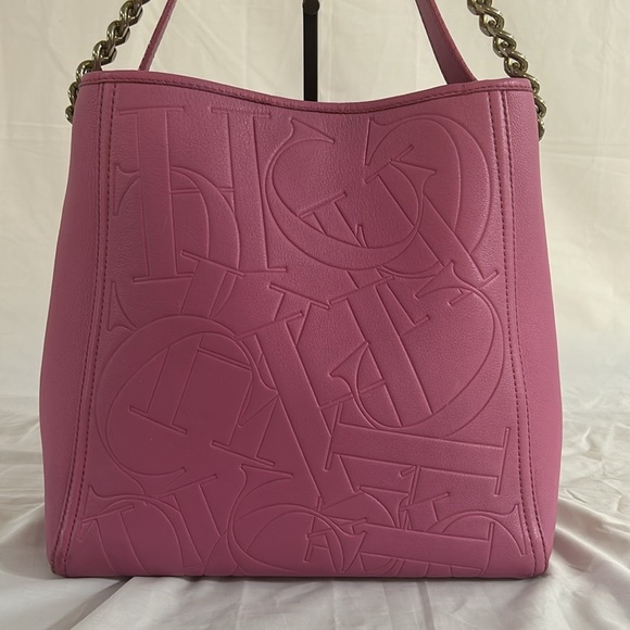 Carolina Herrera Pink Embossed Chain Strap Tote - Picture 2 of 15